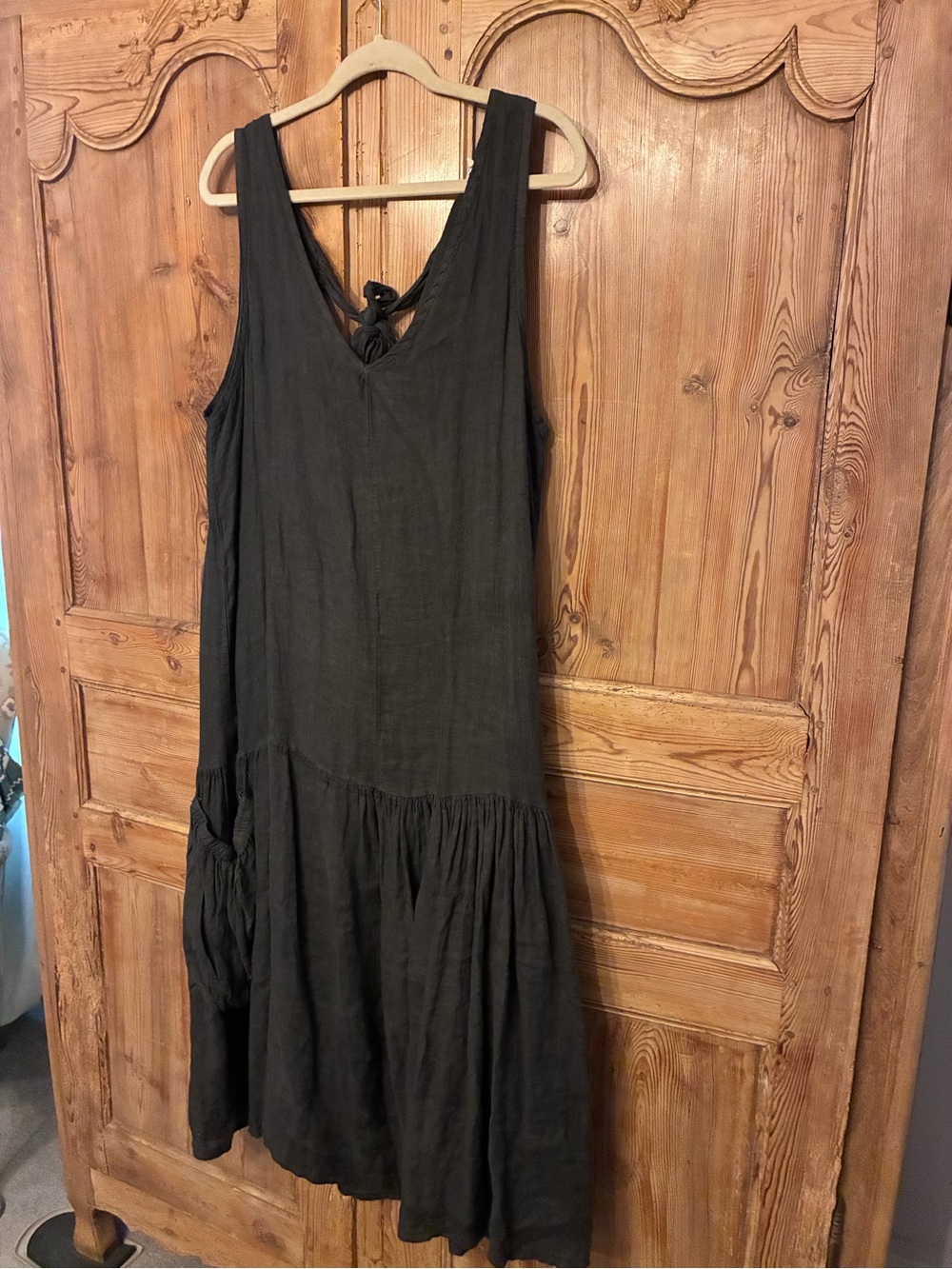 Tempo Paris Black Sleeveless Tiered Maxi Dress